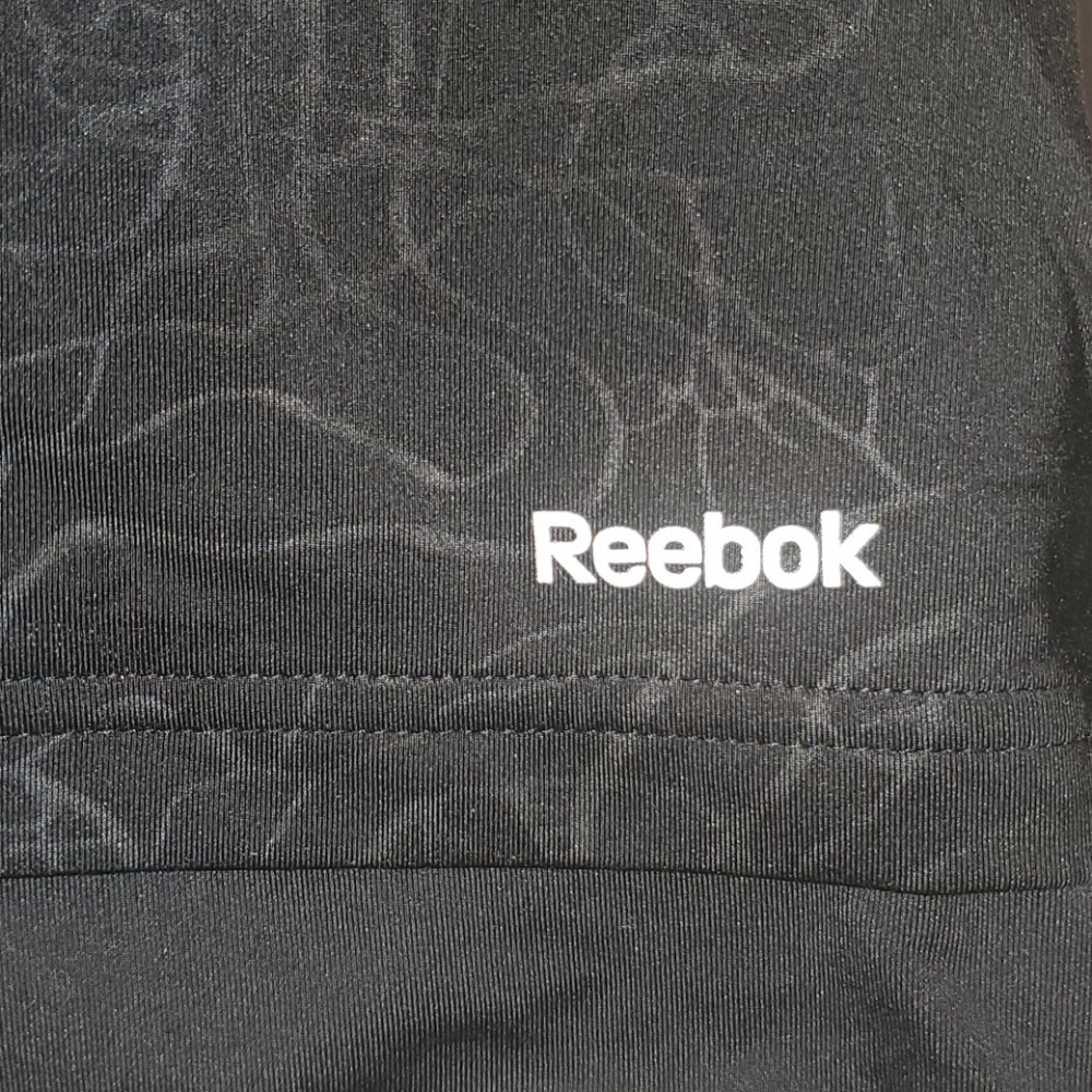 Reebok workout top - Picture 2 of 6